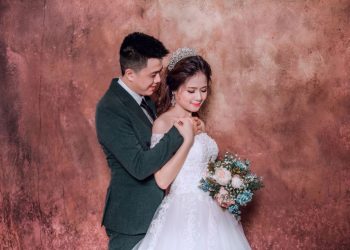Tạo Dáng Chụp ảnh Cưới Trong Studio