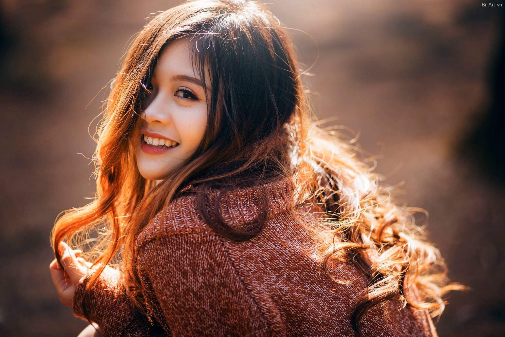 15 cách chụp ảnh chân dung đẹp ở ngoài trời, trong nhà bắt sáng tốt | websosanh.vn