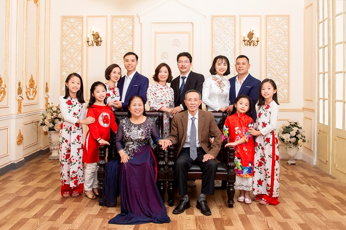 Cách tạo dáng chụp ảnh gia đình đẹp - studio.com.vn