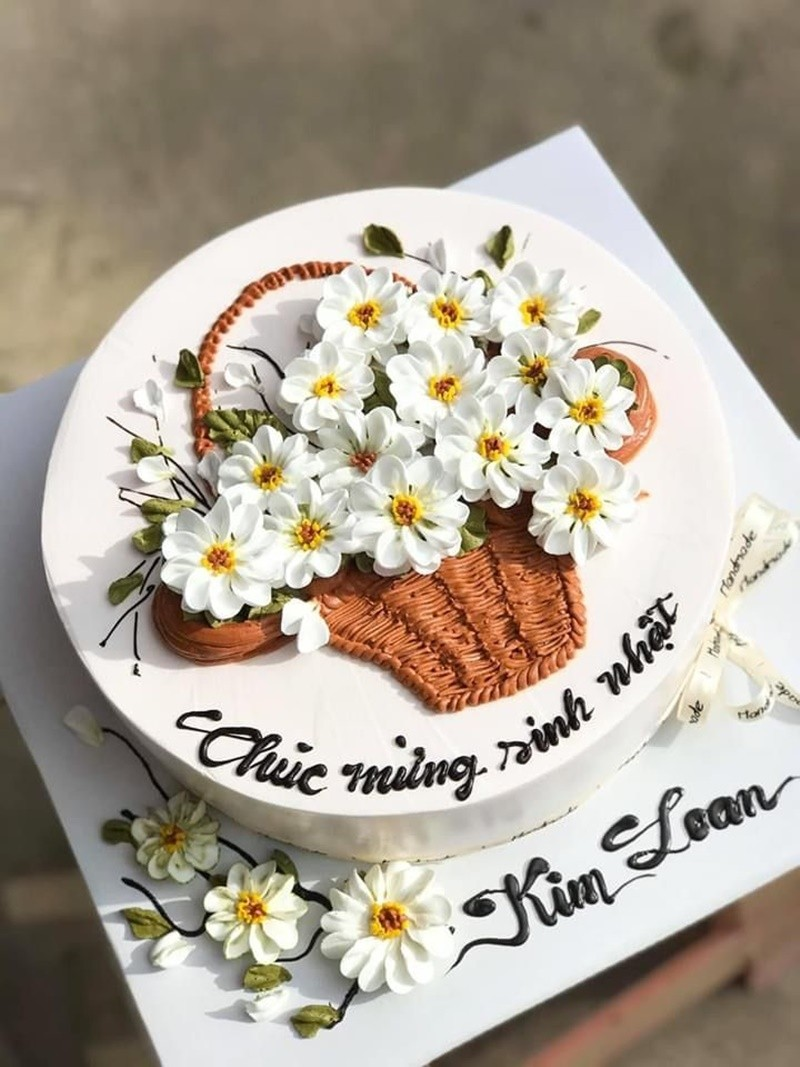 Mẫu bánh kem ngày phụ nữ 20/10 tạo hình giỏ hoa hồng trắng tinh khiết (Mẫu  53867) - FRIENDSHIP CAKES & GIFT